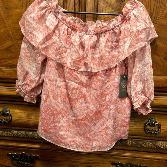 Vince Camuto Off Shoulder Top NWT! - Picture 9 of 9